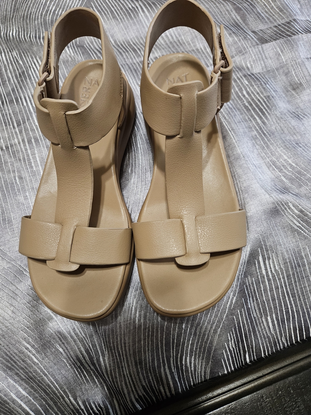 Naturalizer Women's Beige Leather Sandals -